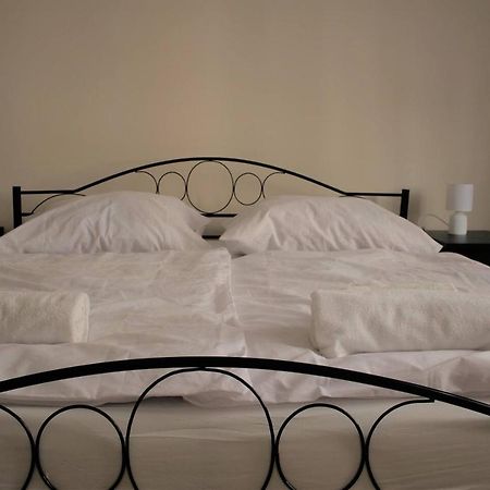 Sonnenberg-Villa Brunner Apartments บูดาเปสต์ ภายนอก รูปภาพ
